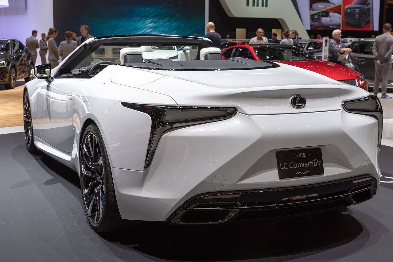 Lexus IS 2019