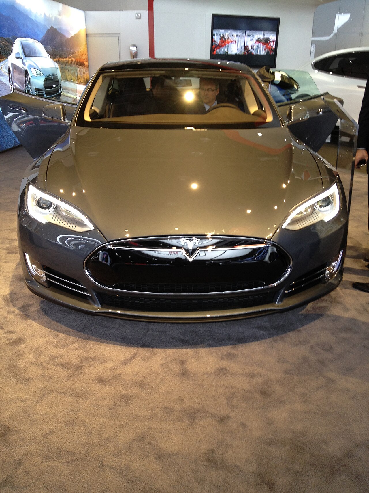 Tesla Model S 2013